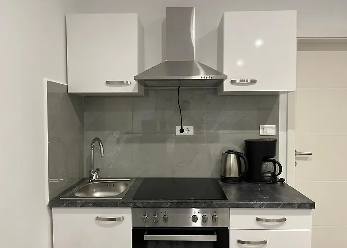 Studio Apartman Fjaka